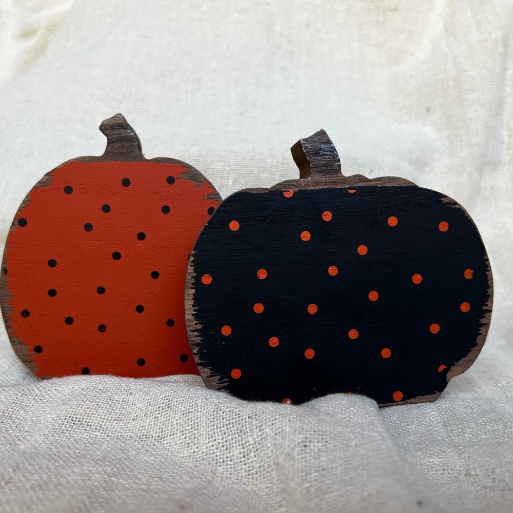 wooden pumpkin decor